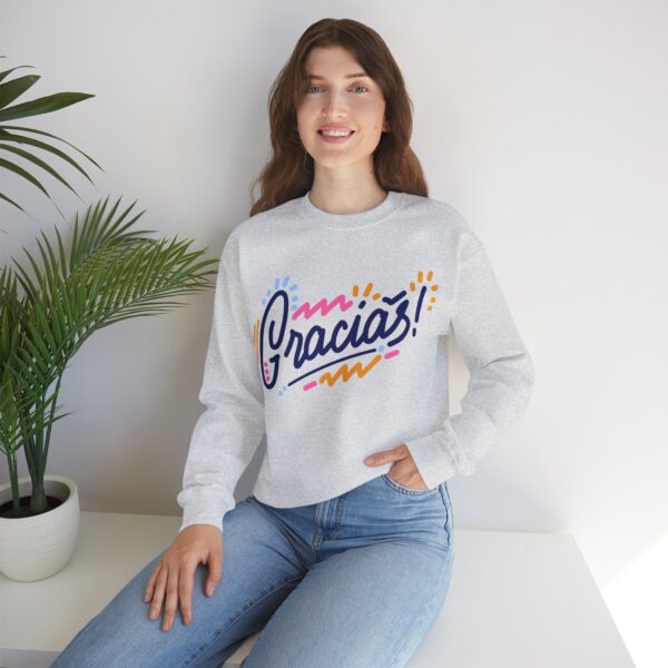 Gracías! Unisex Heavy Blend Sweatshirt, Cozy Gift for Her, Cute Casual Wear, Thank You Appreciation - Image 2